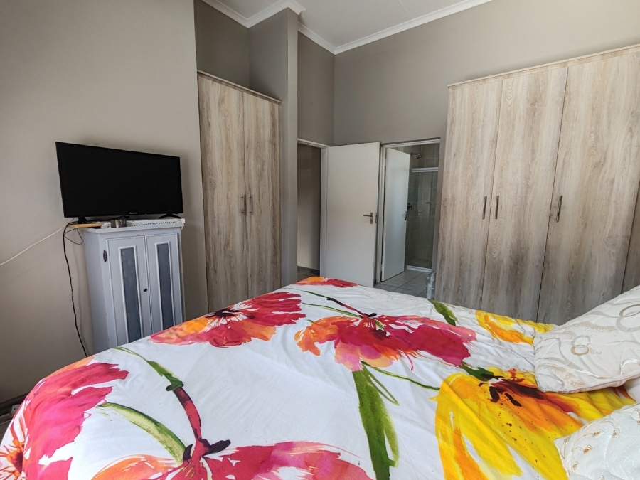 2 Bedroom Property for Sale in Van Der Hoff Park North West